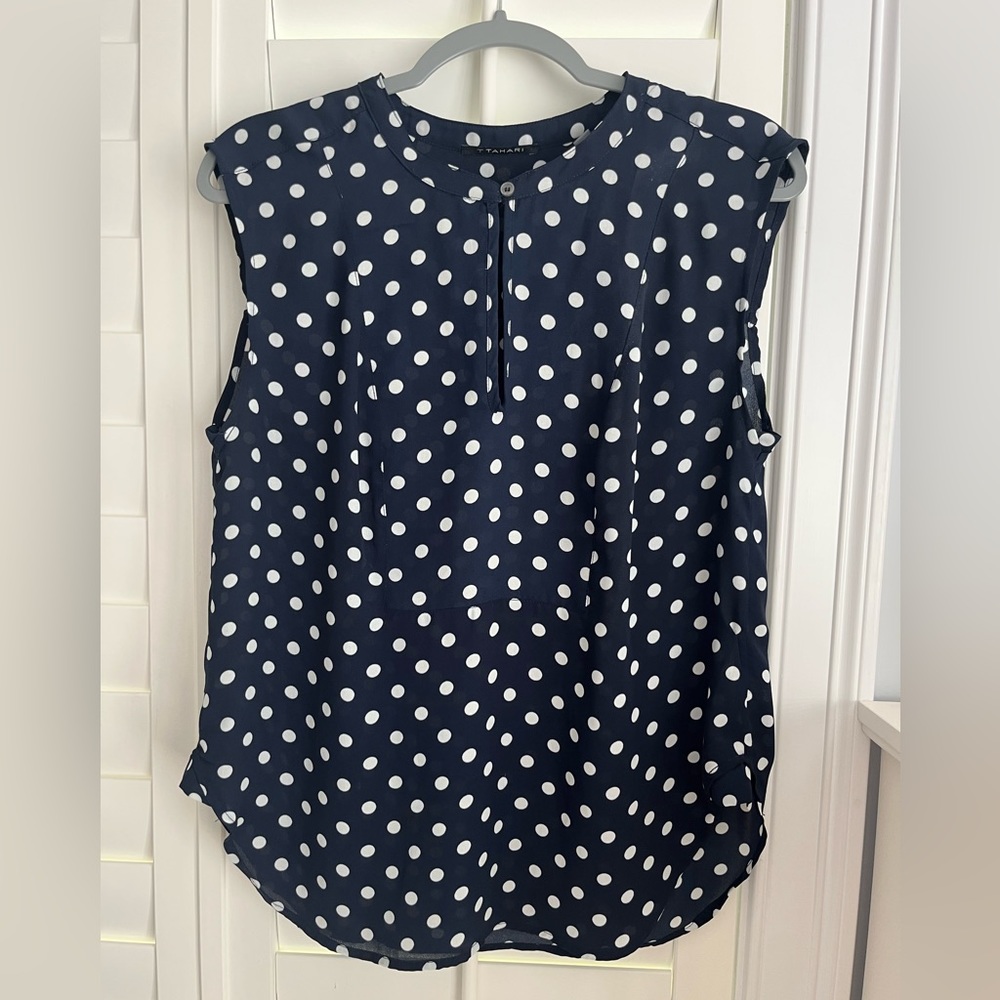 Tahari top